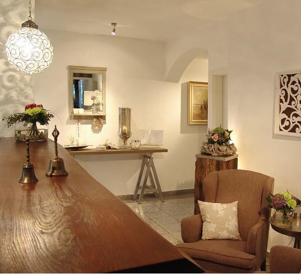 Hotel Garni Landhaus Uttum Крумхёрн Экстерьер фото