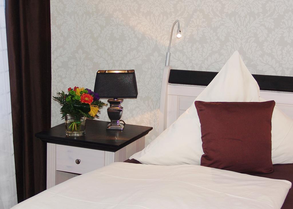 Hotel Garni Landhaus Uttum Крумхёрн Экстерьер фото