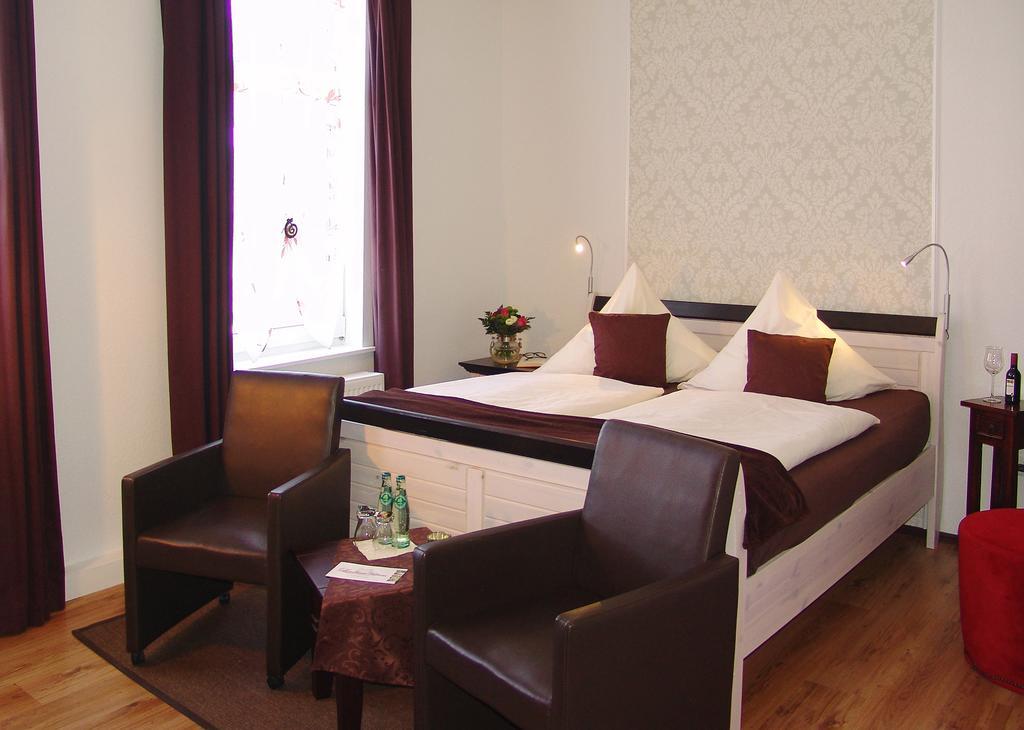 Hotel Garni Landhaus Uttum Крумхёрн Экстерьер фото